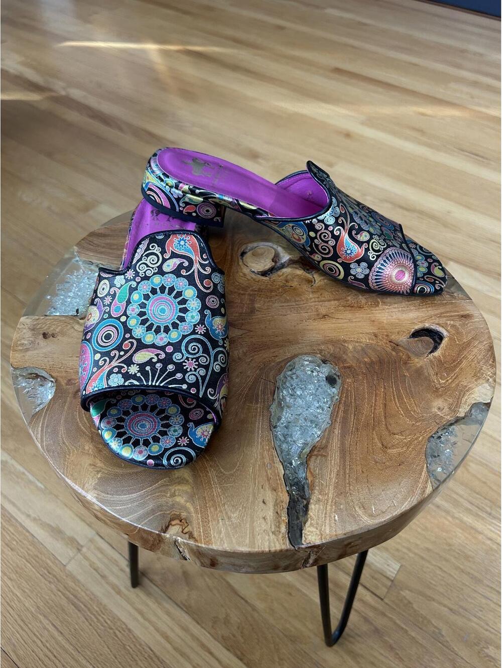 Embassy London Women's Slip-On Sandals with Colorful Pattern